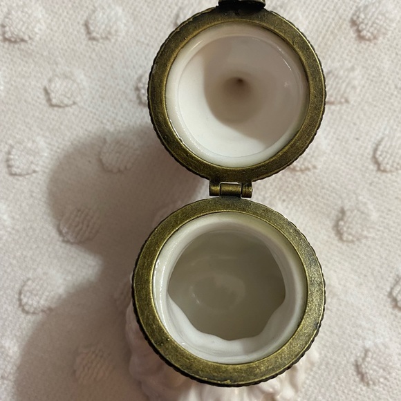 Santa Claus porcelain trinket box - Picture 6 of 7